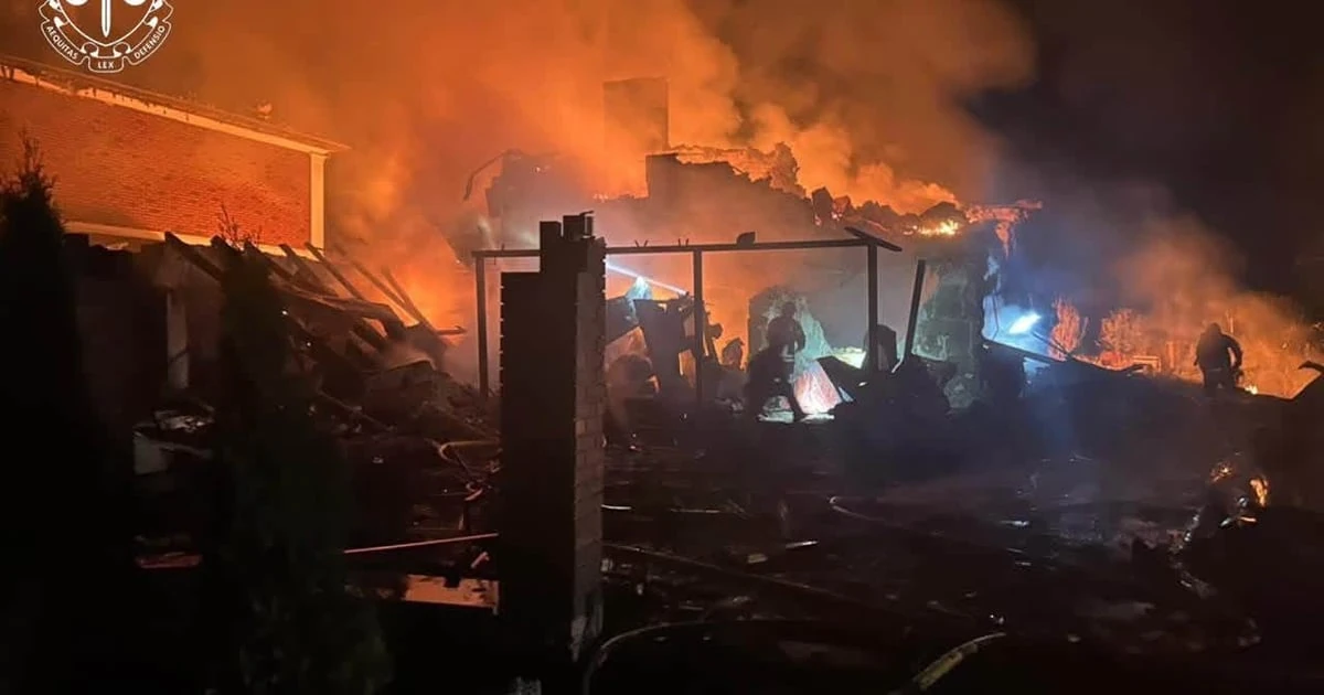 Знищений двоповерховий будинок у селі Пухівка Броварського району Київської області після удару п'ятьма безпілотниками в ніч